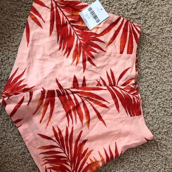 High Waisted Woven Shorts - Picture 5 of 7